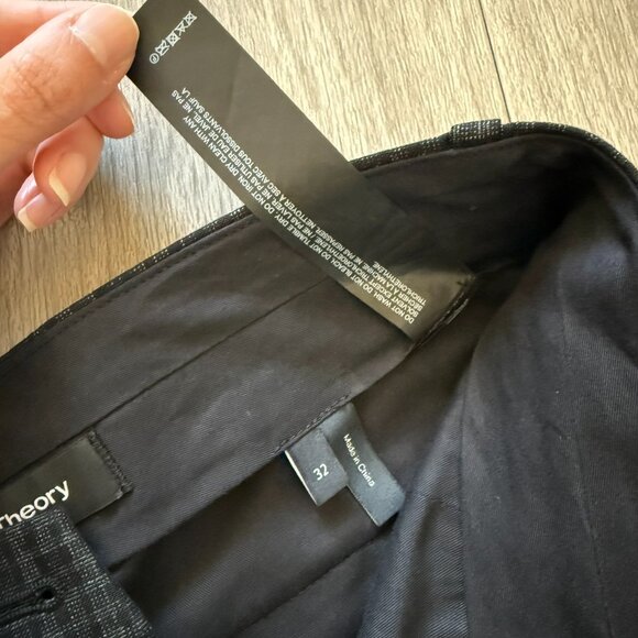 Theory Grey Suit Set in Charcoal Check Wool-Cotton - Picture 10 of 11